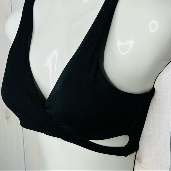 Gilly Hicks Black Recharge Wrap Bra Sports - Picture 2 of 5